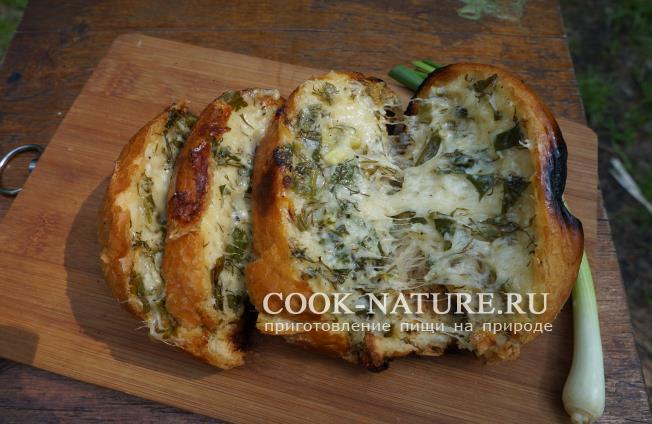 Батон с сыром и чесноком батон с сыром