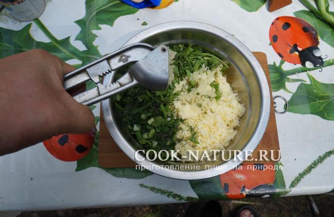 Батон с сыром и чесноком батон с сыром