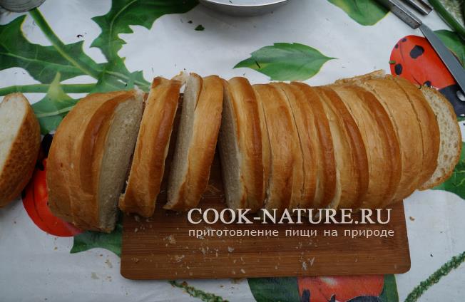 Батон с сыром и чесноком батон с сыром