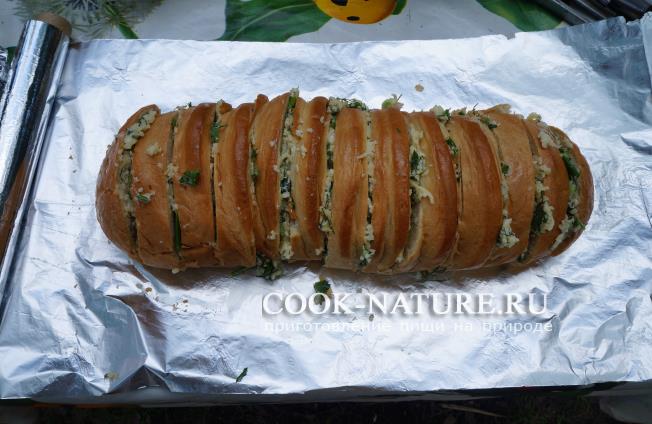 Батон с сыром и чесноком батон с сыром