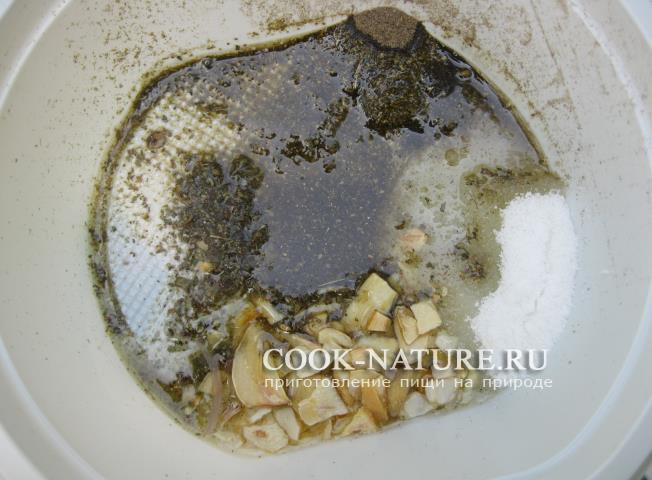 кусок свинины запеченный в фольге