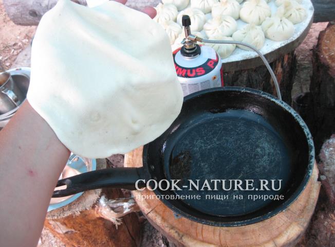 пицца с колбасой